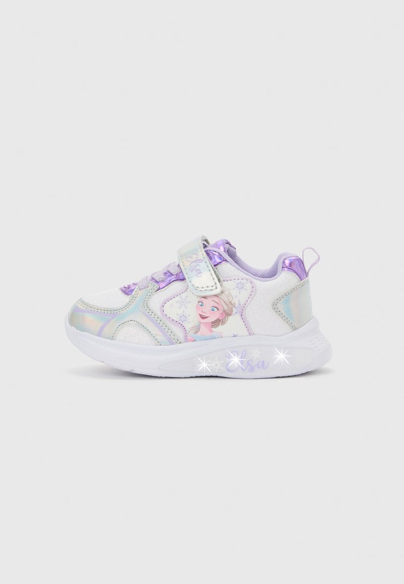 Barns hvite og lilla sneaker med Elsa fra Frost, glitterdetaljer, stjerneformer og en lysende såle med teksten "Elsa".
