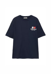 Marineblå bomulds T-shirt med korte ærmer og rund hals. Forsiden har et farverigt blomstergrafik og tekst: "BRUNCH STED LANGSAMT LIV."