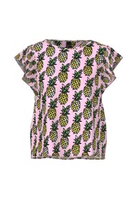 Rosa Bluse mit kurzen Ärmeln, die ein sich wiederholendes Ananas-Muster in Gelb und Grün aufweist, mit lockerer Passform und rundem Halsauschnitt.
