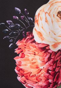 Thumbnail Image 3