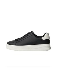 Sneakers - black