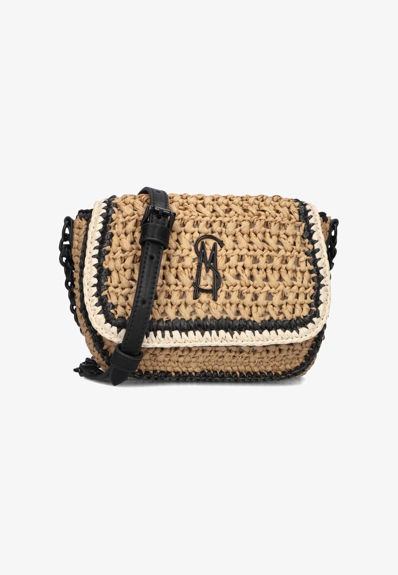 Geweven strooien schoudertas in natuurlijk en zwart met een crème accent, voorzien van een gestructureerde afwerking en een afneembare leren schouderband.