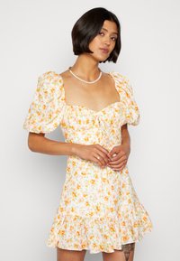 Forever New HARRIET PUFF SLEEVE CHOKER DETAIL MINI - Vestido de cocktail / Vestido de festa - fairlight