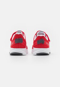 New Balance 570V3 UNISEX - Chaussures de running sur route - true red