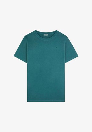 Tricou din bumbac de culoare teal, cu guler rotund și mâneci scurte. Oferă un mic logo subtil pe piept. Textură netedă, tăietură standard.