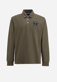 Olíva zöld hosszú ujjú pólóing pamutból, klasszikus gallérral, három gombos kivágással és sötétkék hímzett logóval a mellkasán.