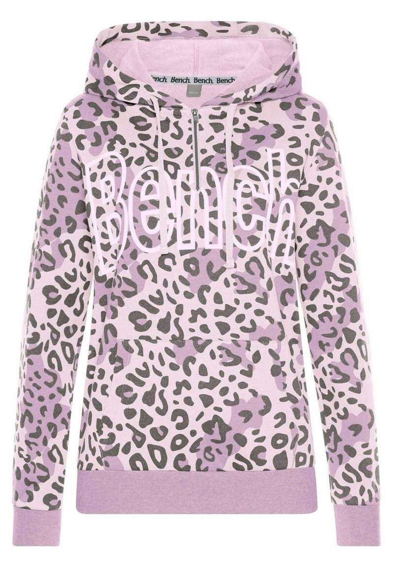Fialová mikina s leopardím potiskem, přední kapsou na klokaní styl, kapucí se stahovací šňůrkou a velkým bílým logem "Bench". Měkká látka s žebrovanými manžetami.