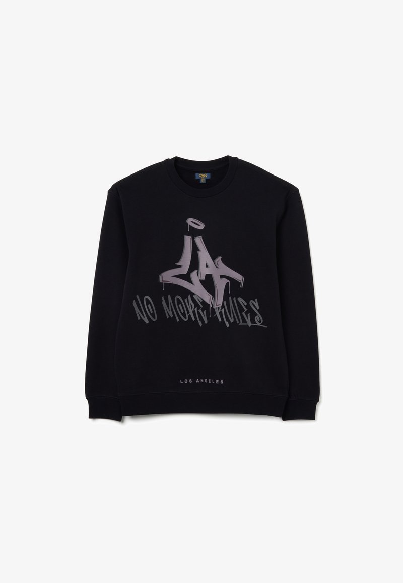 Zwarte sweatshirt van katoen, met een vooropdruk in grijze spray-paint stijl met de tekst "LA" en "NO MORE RULES," en geribbelde mouwen.