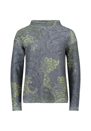 Grå strikket sweater med lange ærmer og høj krave, prydet med et abstrakt paisley-mønster i dæmpede gule-grønne nuancer.