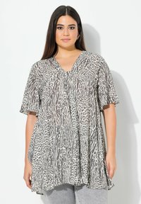 Ulla Popken ANIMAL SHORT SLEEVE  - Tunika - snow white
