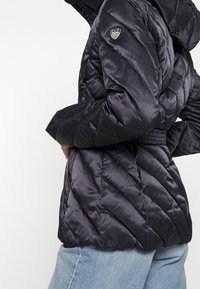 EA7 Emporio Armani Allvädersjacka - black