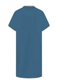 Camisa de manga corta azul con corte recto, que presenta un escote redondo y una textura de tela suave. No se observan patrones ni adornos.