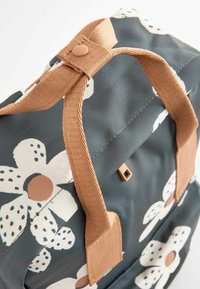 Next DOUBLE HANDLE STANDARD - Sac à dos - black white daisy