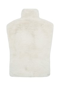 Faux-F fur-Pullover in Weiß mit hohem Kragen, der eine weiche Textur aufweist und keine sichtbaren Beschläge oder Muster hat. Die Form ist entspannt und oversized.