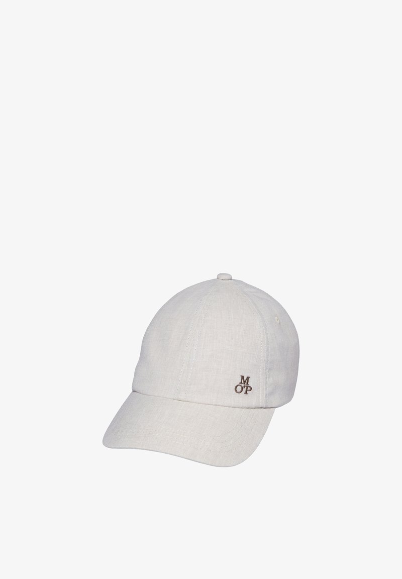 Casquette de baseball en tissu blanc à visière arrondie avec une petite broderie marron "M OP" sur le côté droit avant.