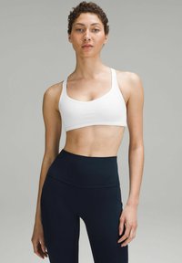 lululemon FREE TO BE WILD - Sujetadores deportivos con sujeción ligera - white
