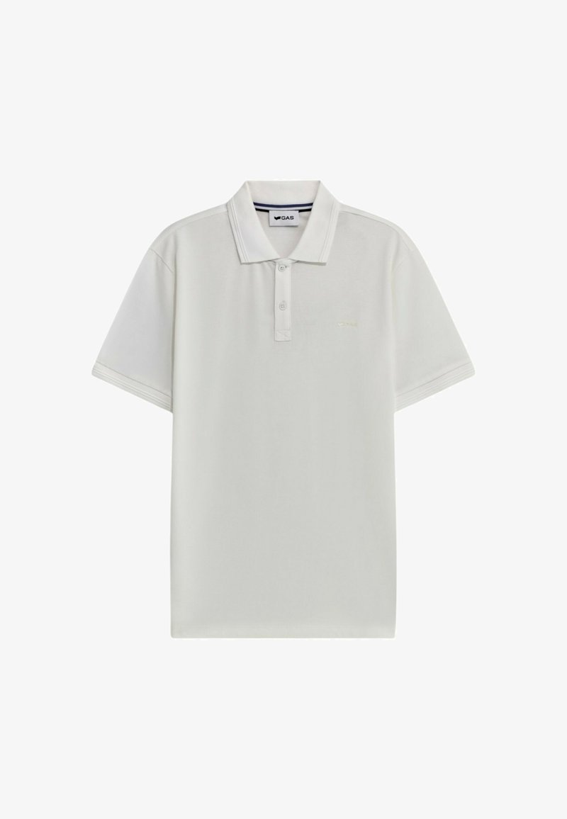 Polo shirt bianco in cotone con maniche corte, apertura a tre bottoni e un sottile logo sul petto. Tessuto liscio e design classico.