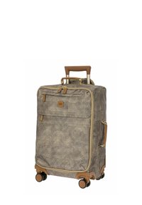 Valise à roulettes avec un extérieur en tissu texturé dans des tons beige et marron, dotée d'une poignée rétractable et d'une poche zippée à l'avant.