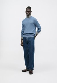 GANT MINI CABLE C NECK - Džemperis - denim blue melange