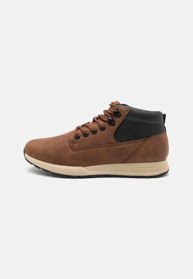 Pier One Höga sneakers - cognac