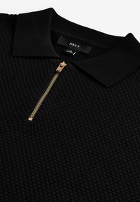 Next TEXTURED SHORT SLEEVE ZIP - Polo majica - black