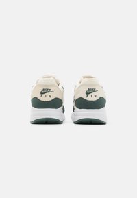 Nike Sportswear AIR MAX 1 UNISEX - Sporta apavi - pale ivory/vintage green/white/bicoastal
