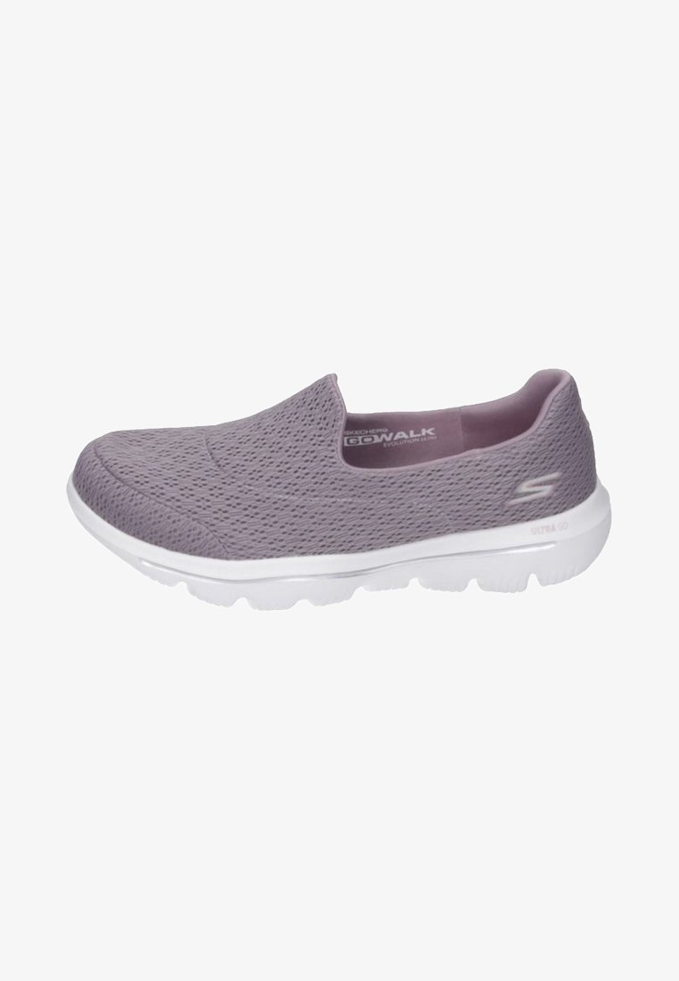 Helle lila Slip-On-Schuhe mit einem atmungsaktiven Mesh-Obermaterial, weißer Gummisohle und glatter Textur. Verfügt über ein Logo an der Ferse und eine abgerundete Zehenpartie.