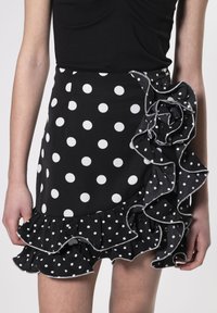 INFLUENCER Minifalda - black