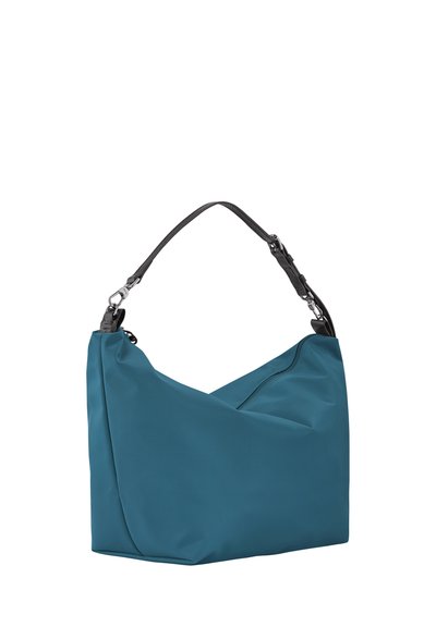 Teflonschultertasche in Türkis mit einem lässigen Design, ausgestattet mit einem strukturierten schwarzen Riemen und Metallbeschlägen. Unstrukturierte Form ohne sichtbare Verschlüsse.