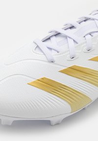 adidas Performance PREDATOR LEAGUE FIRM GROUND - Botines de fútbol para terreno firme - footwear white/gold metallic
