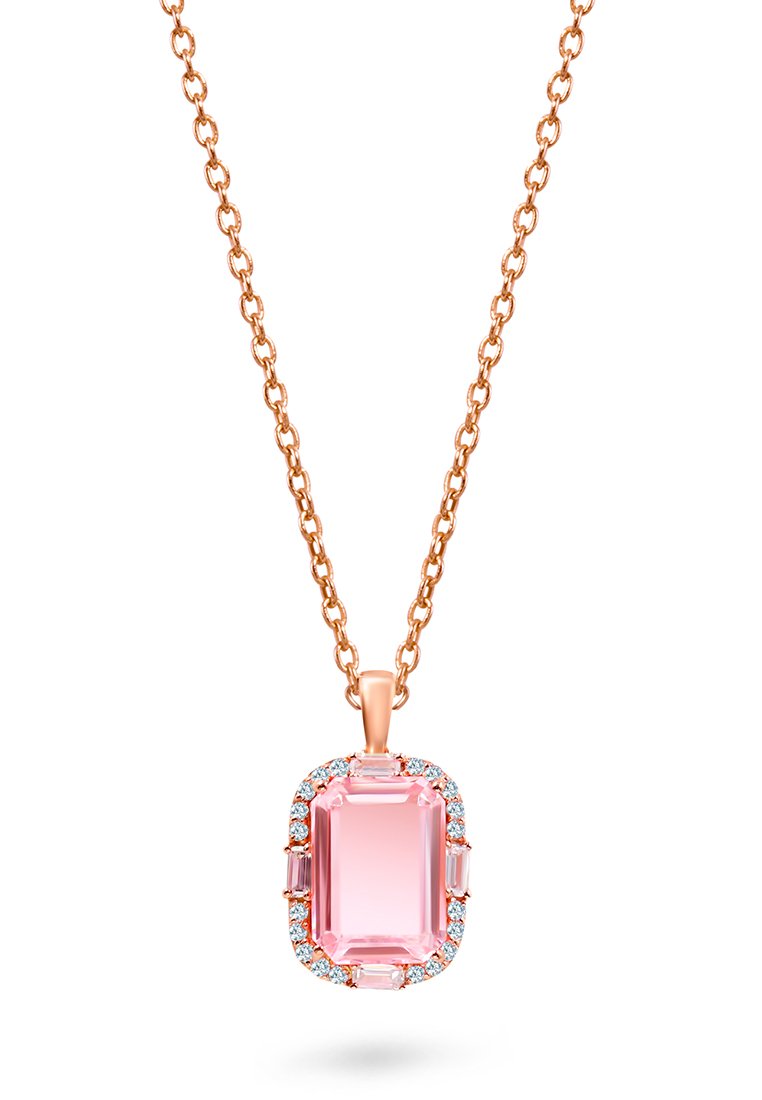 Collier en or rose avec une pierre précieuse rectangulaire rose entourée de petites pierres claires, sur une chaîne délicate.