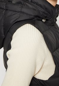 Tommy Hilfiger Kamizelka