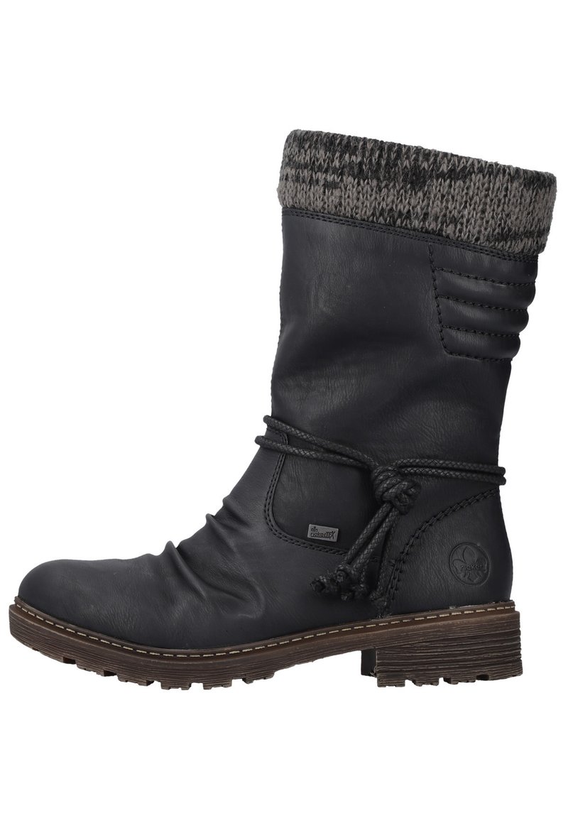 Botte en cuir noire montante avec un revers en tricot gris. Comprend un bout rond, une surface texturée, un laçage ajustable et une semelle en cuir résistante marron.