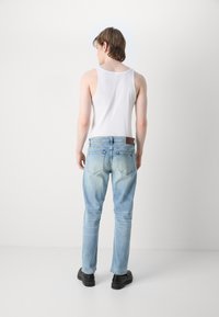 BOSS TROY - Traperice ravnih nogavica - bright blue
