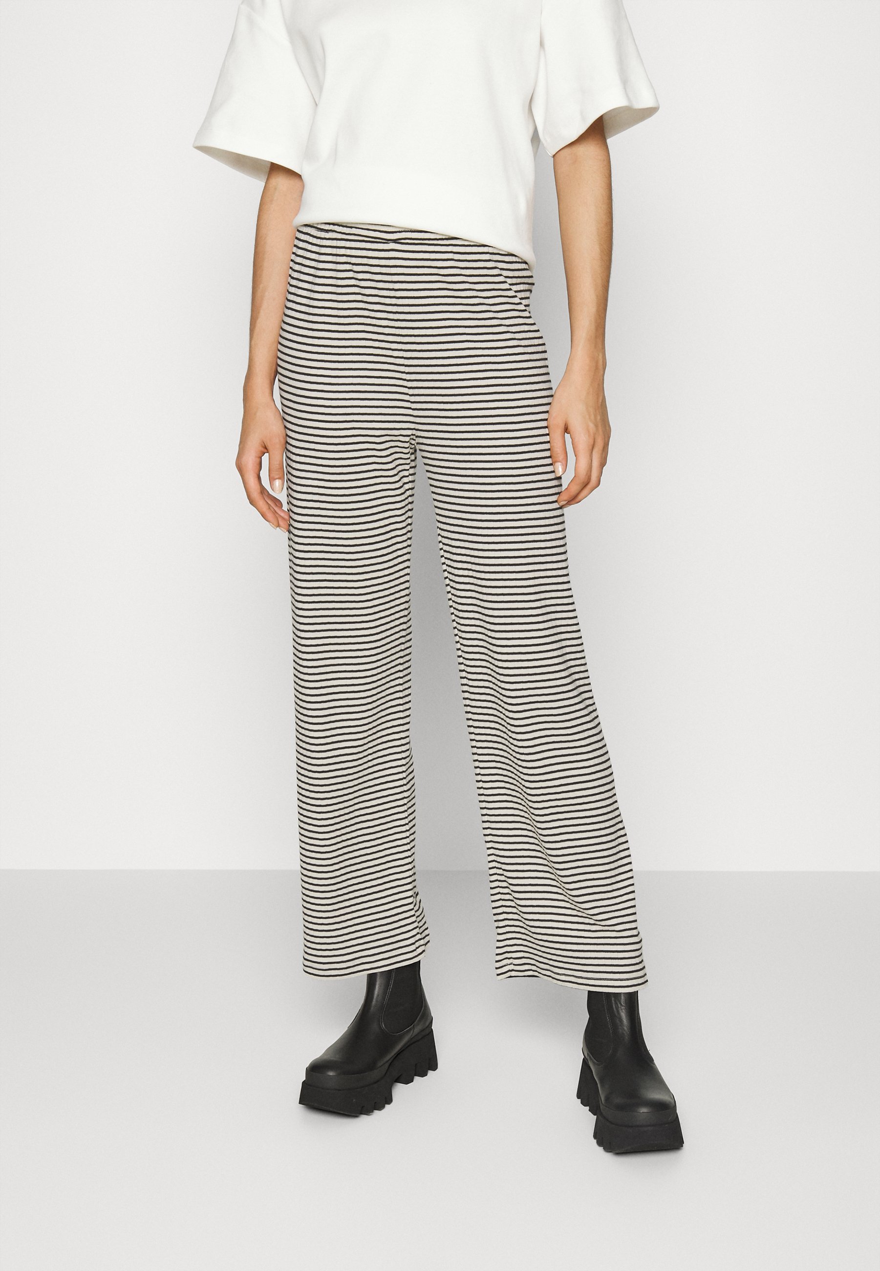 MUNTHE NEVILLE - Trousers - ivory/off 