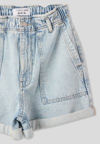 Terranova PAPERPAG ACID WASH - Shorts di jeans - blu denim chiaro
