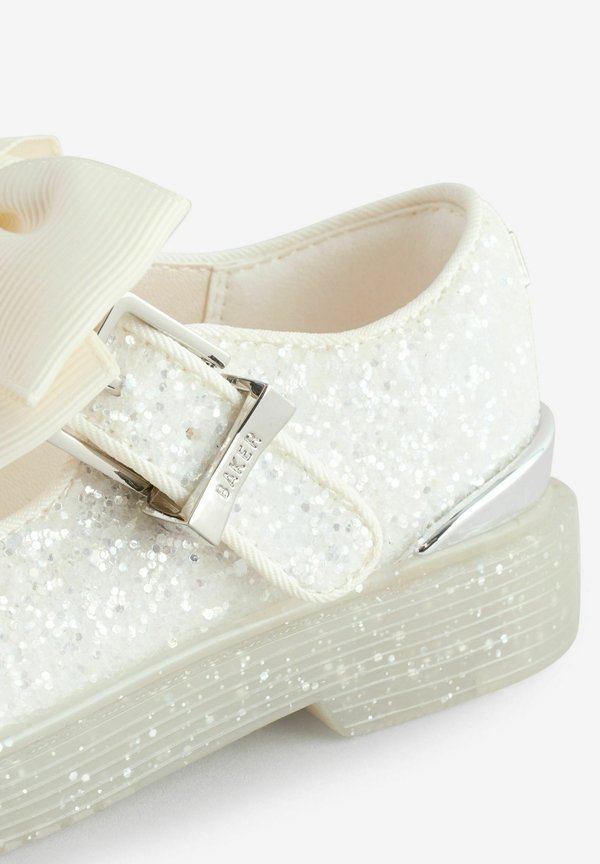 Riemchenballerina – silver