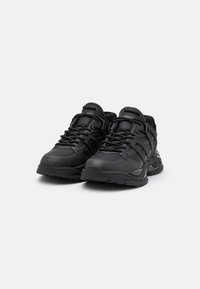 Guess BELLUNO  - Sportcipő - black