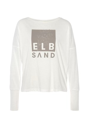 Weiße langärmelige Bluse mit einem quadratischen Grafikdesign, auf dem der Text "ELB SAND" in Grau steht. Weicher Stoff mit entspannter Passform und weitem Halsauschnitt.
