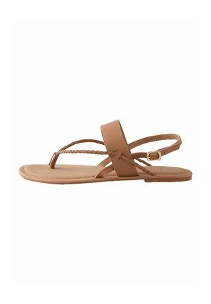 Tan leren sandalen met gevlochten banden, plat ontwerp, verstelbare enkelgesp, gladde textuur en open teen.