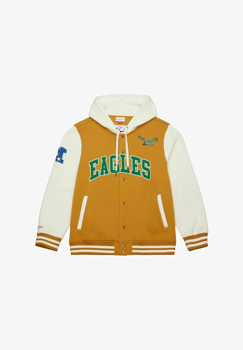 Giacca varsity con cappuccio dal corpo color senape e maniche crema. Presenta la scritta verde "EAGLES", un ricamo di un'aquila e polsini e orlo a righe.