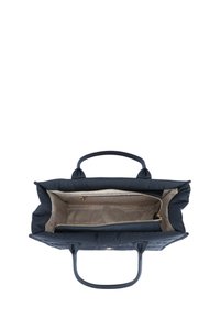 Marineblå tote taske med en blød, puffy tekstur, robuste håndtag og et beige interiør med en lynlåslomme og et diskret logo-mønster.