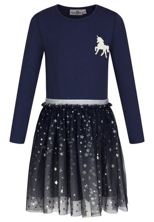 Vestito a maniche lunghe color blu navy con stampa di un unicorno bianco, caratterizzato da una cintura argento e una gonna in tulle nero decorata con stelle argento.