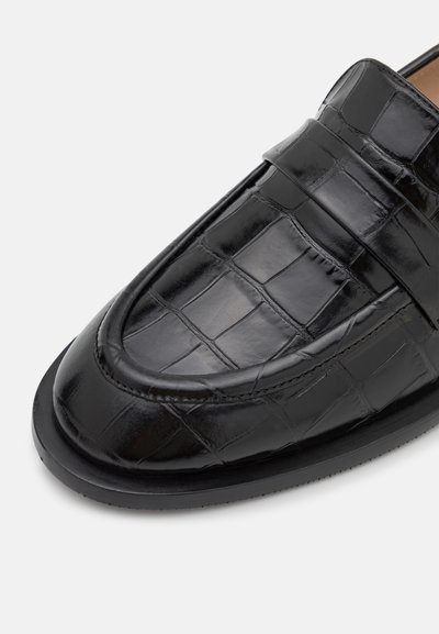 Stuart Weitzman PALMER SLEEK LOAFER - Chaussons - black
