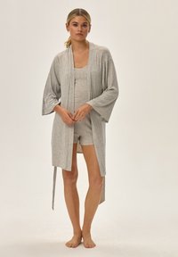 ESOTIQ JENIUS srebrny