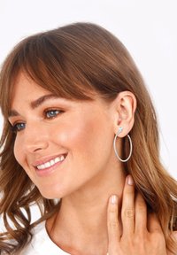 Elli SPARKLING BASIC - MIT KRISTALLEN VON SWAROVSKI® - Auskarai - silberfarben