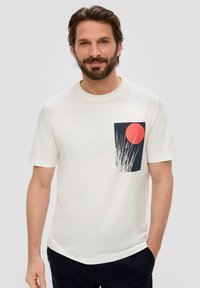 s.Oliver ARTWORK biały