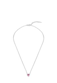 Collar de cadena de plata con un cristal rosa en forma de corazón rodeado de pequeñas piedras transparentes; diseño delicado y simple.
