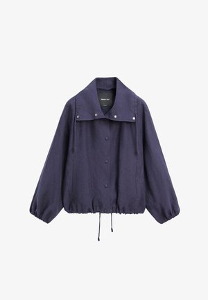 Granatowa, lekka kurtka z długim rękawem, zapinana na zatrzaski, ze ściągaczem na dole, elastycznymi mankietami i szerokim kołnierzem z metalowymi zatrzaskami.