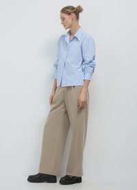 Calliope RICAMI PERLE - Camicia - var celeste chiaro